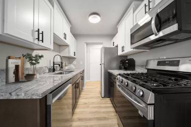 Main picture of 4040 W 36th St