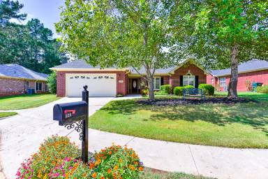 Main picture of 120 Claytor Ln
