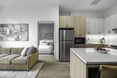 Main picture of 111 W Illinois St