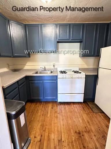 Main picture of 1907 Lyndale Ave S