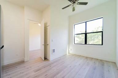 Main picture of 2260 NW Pettygrove St