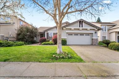 Main picture of 1073 Huntly Dr