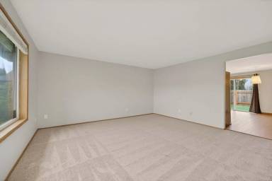 Main picture of 16905 NE 19th St