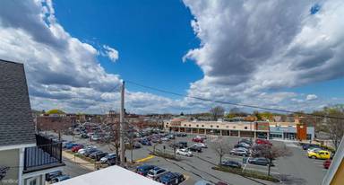 Main picture of 98 Elm St