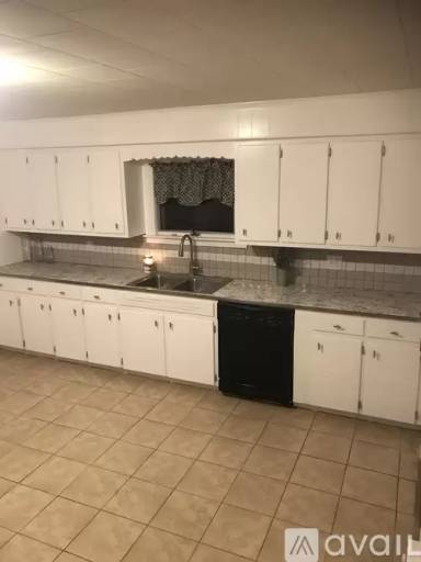 Main picture of 325 E Main St