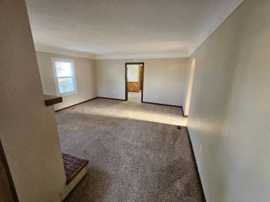 Main picture of 527 SE Hankel St