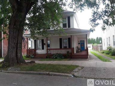 Main picture of 416 E 3rd St