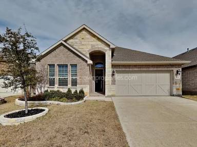 Main picture of 2004 Windsor Dr