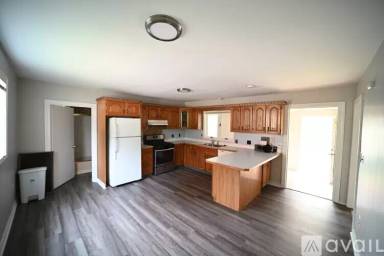Main picture of 39 Waverley Ave
