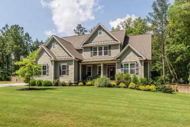 Main picture of 132 Demilt Dr