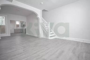 Main picture of 251 E Indiana Ave