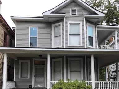 Main picture of 818 E Henry St