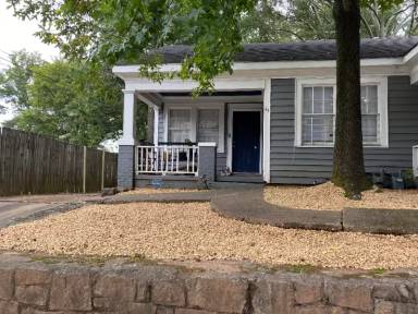 Main picture of 41 Moreland Ave NE