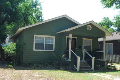 Main picture of 2420 Pine Ave
