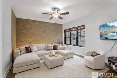 Main picture of 7023 N Sheridan Rd