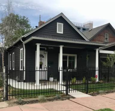 Main picture of 1240 Kalamath St