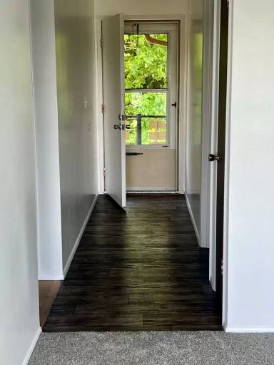 Main picture of 606 Mill Ave S