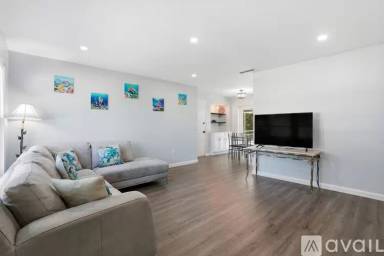 Main picture of 4502 Parrot Ave