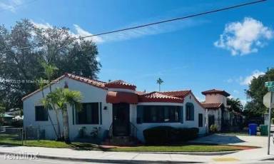 Main picture of 1702 SW 15th St