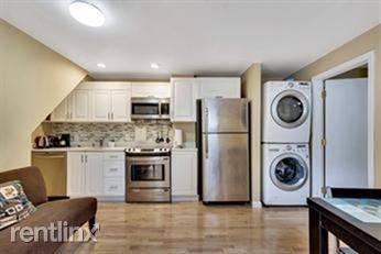 Main picture of 32 Bay St