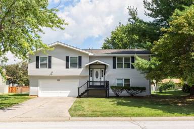 Main picture of 61 Oakridge West Dr