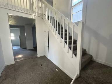 Main picture of 1936 SW Clay St