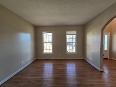 Main picture of 36 Randolph Ct