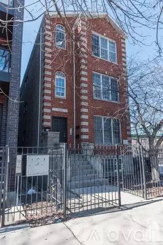 Main picture of 1112 N Marshfield Ave