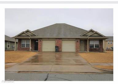 Main picture of Glen Eagles Luxury Townhomes