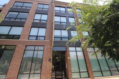 Main picture of 5427 N Broadway