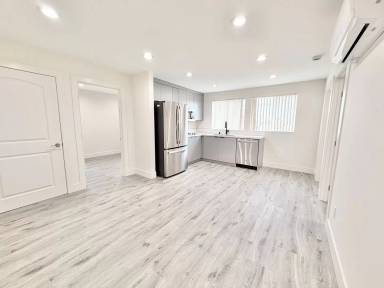 Main picture of 140 W 93rd St