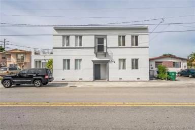 Main picture of 384 Tamiami Canal Rd