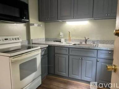 Main picture of 28 Pond St