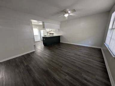 Main picture of 2350 Horne Ave