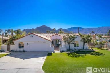 Main picture of 78625 Avenida Ultimo