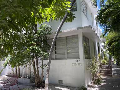 Main picture of 725 Lenox Ave