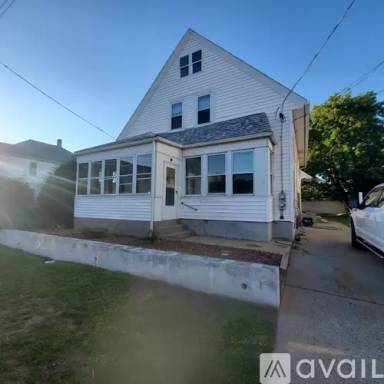 Main picture of 82 Webster St