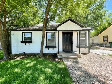 Main picture of 3724 Memorial Dr