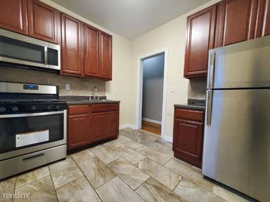 Main picture of 146 Manhattan Ave