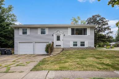 Main picture of 6313 Peachtree St