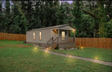Main picture of 1698 Beechwood Blvd SW