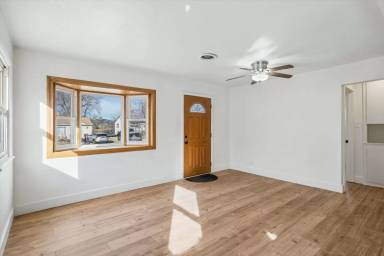Main picture of 936 Meade St