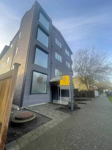 Main picture of 6813 Weedin Pl NE