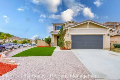 Main picture of 1315 Avenida Pantera