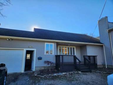 Main picture of 1969 Parkman Rd NW