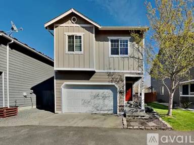 Main picture of 4821 145th Pl NE