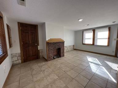 Main picture of 2045 S Broadway Ave