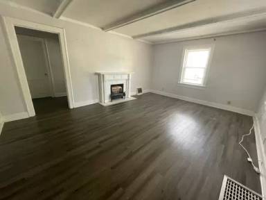 Main picture of 145 N Ash St