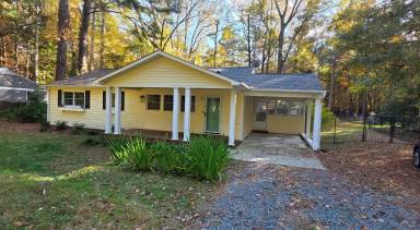 Main picture of 135 Windsor Cir