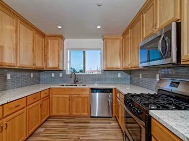 Main picture of 6372 Inman St